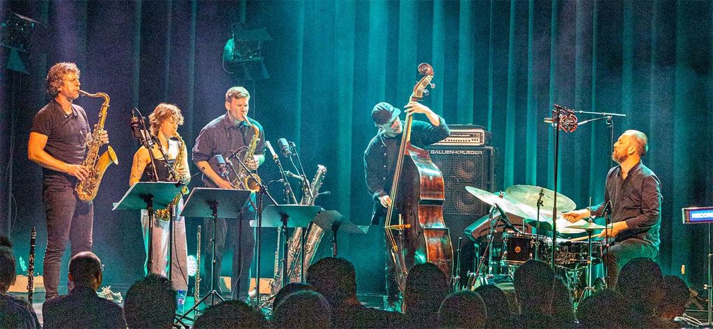 Gard Nilssen Acoustic Unity