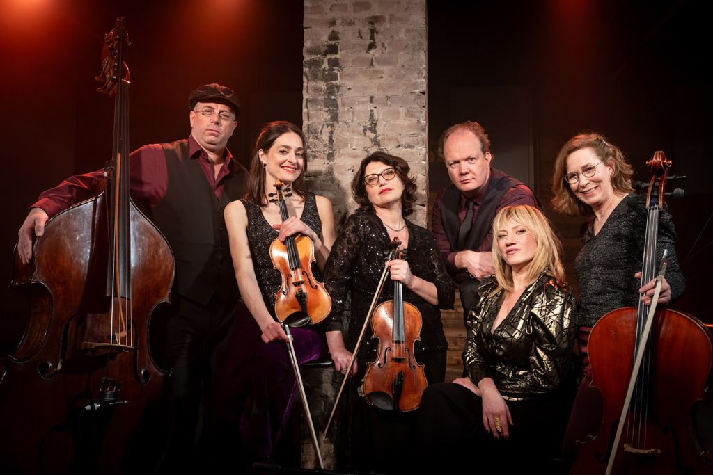The Hague String Trio feat. Lucy Woodward
