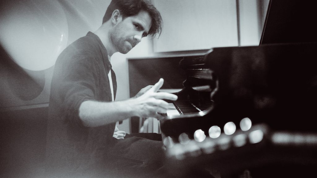 Kit Downes/Nelson Veras/Ole Morten Vågan – ‘Cherries and the Martian Songbook’