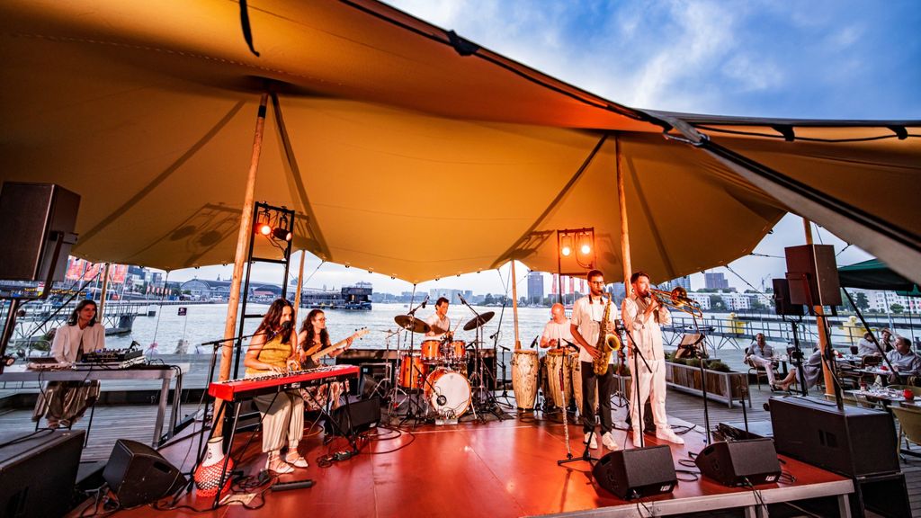 Beatriz | Dias Latin Night