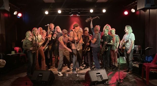 Oktopedians o.l.v. Arthur Heuwekemeijer ft. Andy Ninvalle & Zuidoost Percussie Groep