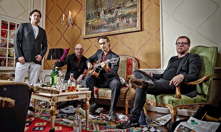 The Ploctones